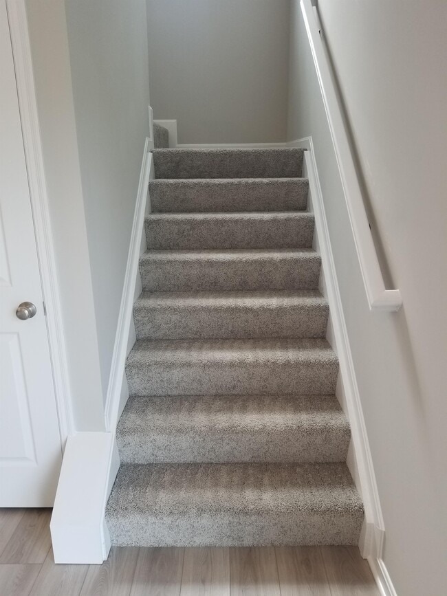 Building Photo - 1389 Meadowrun Ln