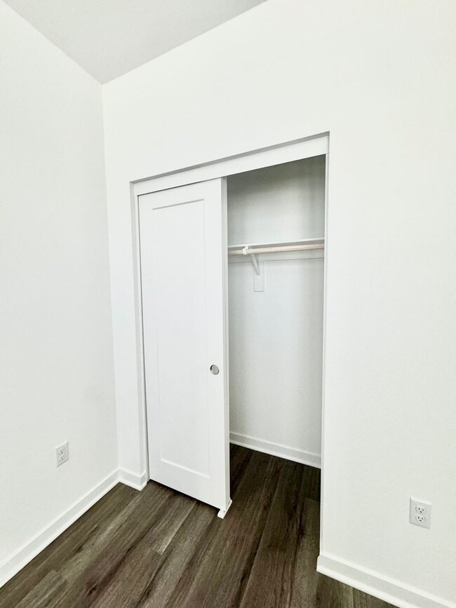 Building Photo - Modern 3B/3B Townhome in Covina