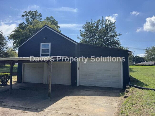 Building Photo - Spacious Living on ~1 Acre! | 3-Car Garage + Extra Covered Parking | Landscaping Included!