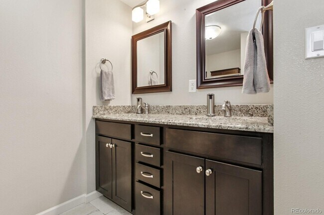 Building Photo - 3850 W Radcliff Ave