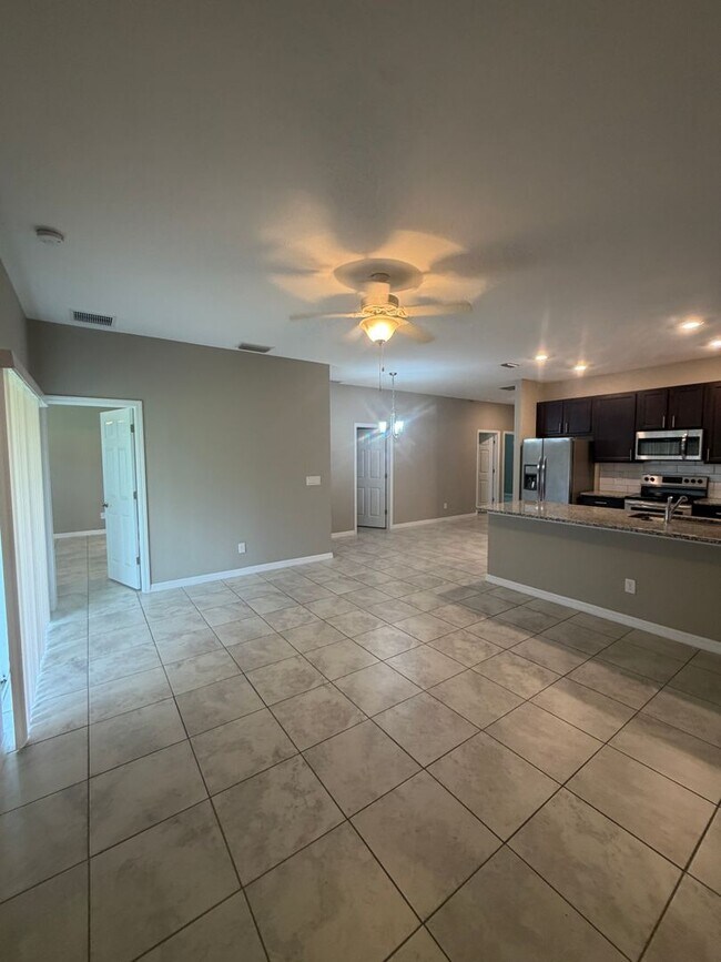 Building Photo - 1039 San Cristobal Ave