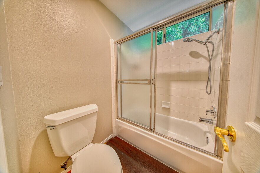 Building Photo - 14101 Dickens St