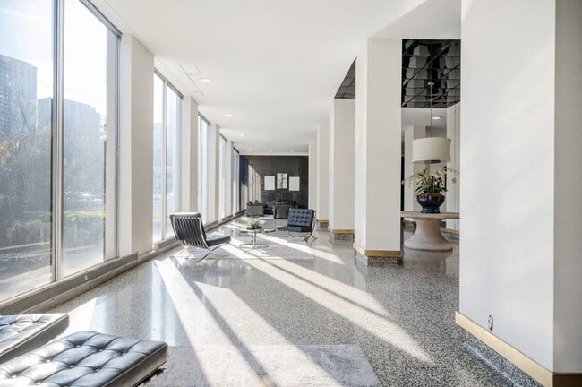 Building Photo - 215 Piedmont Ave NE