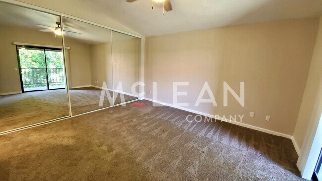 Building Photo - Cathedral Springs 2402
