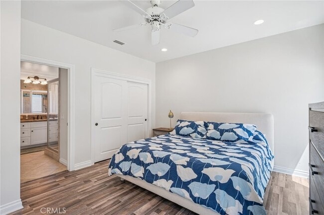 Building Photo - 6111 Seashore Dr