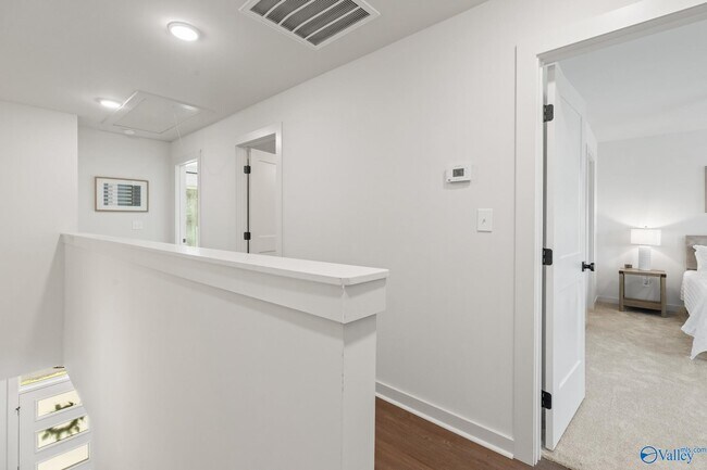 Building Photo - 2512 Freeman Rd SW