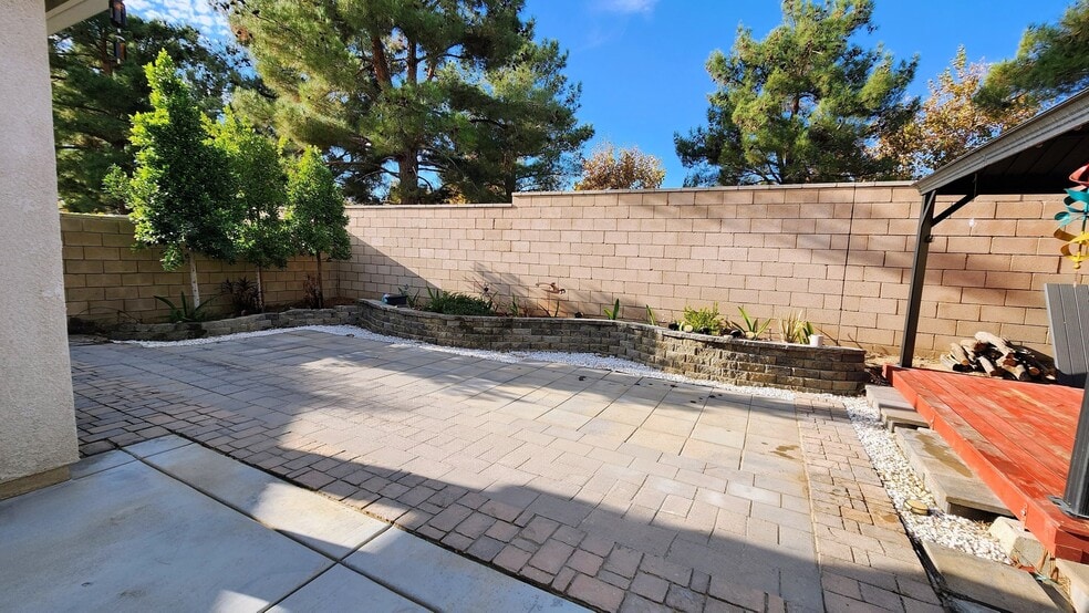 Building Photo - 10310 Spanish Moss Dr