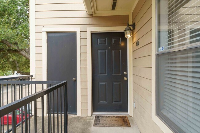 Building Photo - 710 Bering Dr