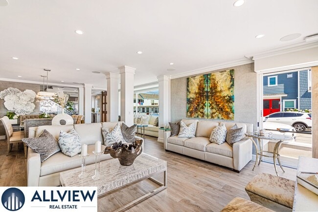 Building Photo - Stunning Beach House located on Newport Be...