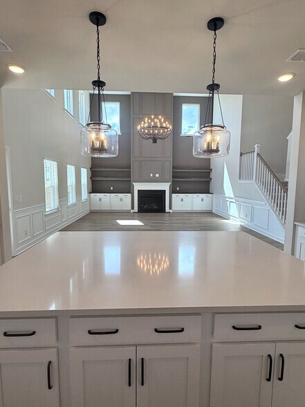 Building Photo - 5361 Crinum Lilly
