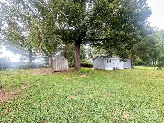 Building Photo - 115 Setter Ct