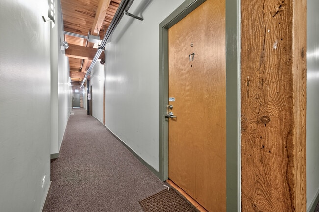 Building Photo - 2201 W Wabansia Ave