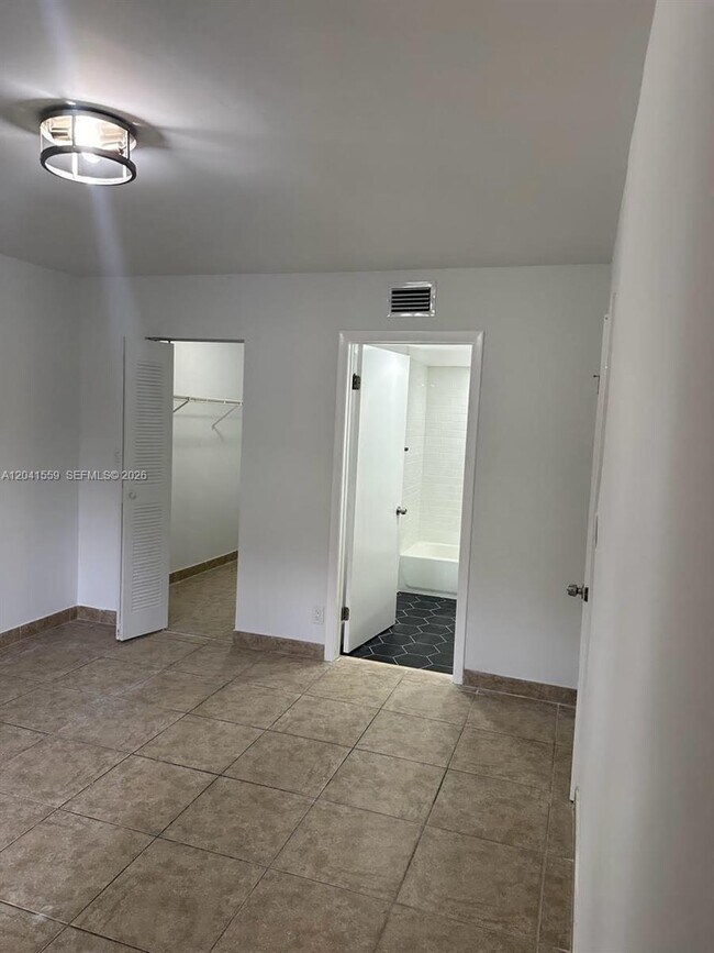 Building Photo - 8100 Geneva Ct