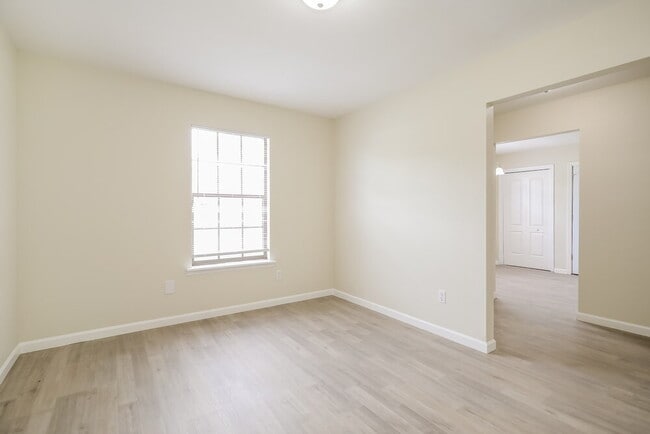Building Photo - 4324 Pilgrim Way