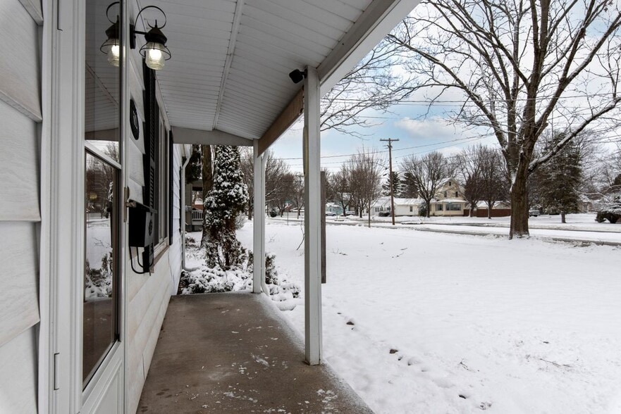 Building Photo - 602 E Garden St