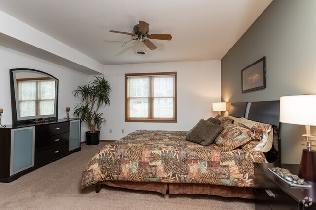 2BR, 2BA - Canopy Pines