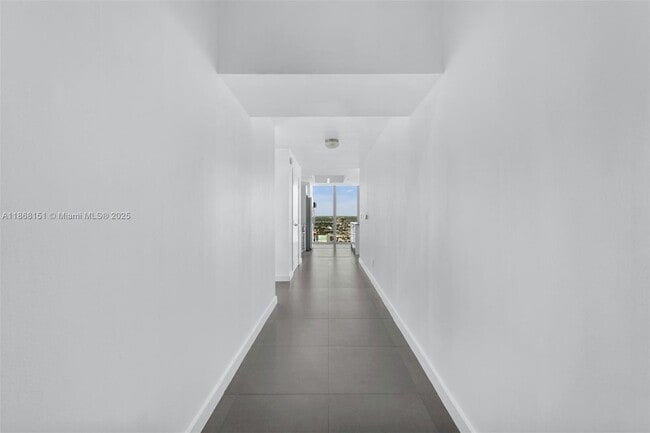Building Photo - 888 Biscayne Blvd