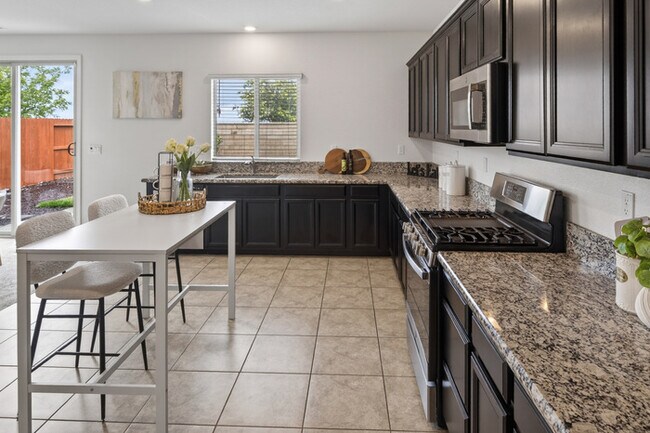 Building Photo - Gorgeous West Roseville Solar Home