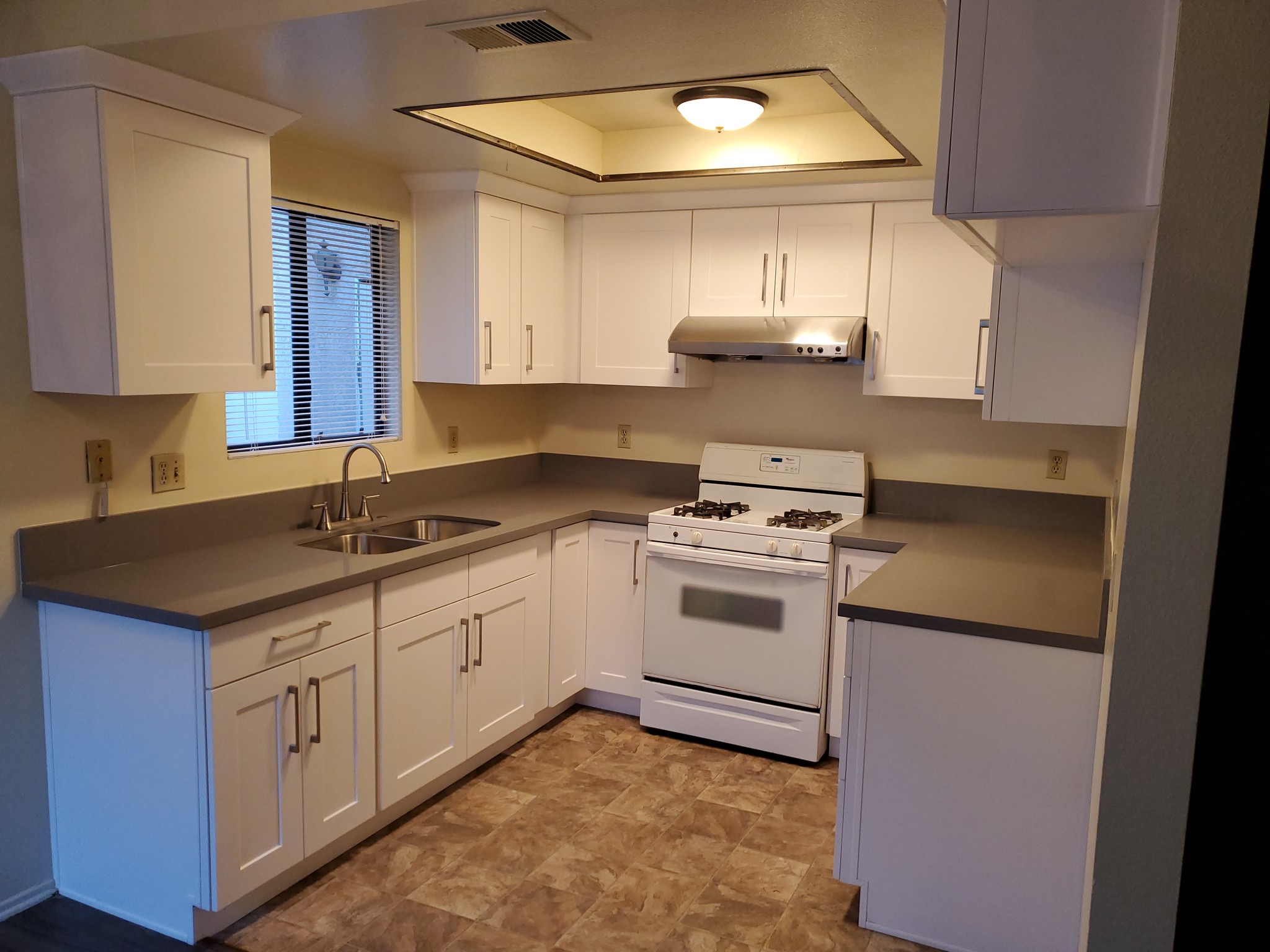 Kitchen - 713 N Corvette Dr