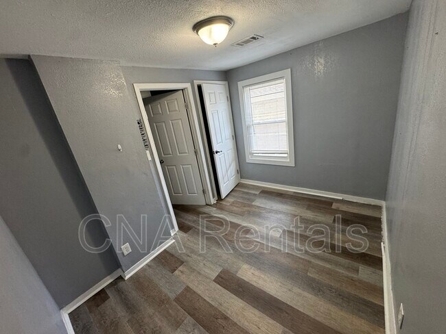 Building Photo - 539 Paines Ave NW