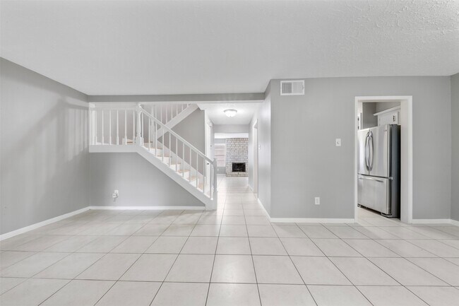 Building Photo - 11610 S Kirkwood Rd