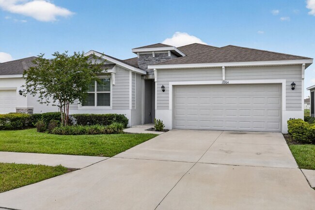 Building Photo - 4 Bedroom in Gated Community!