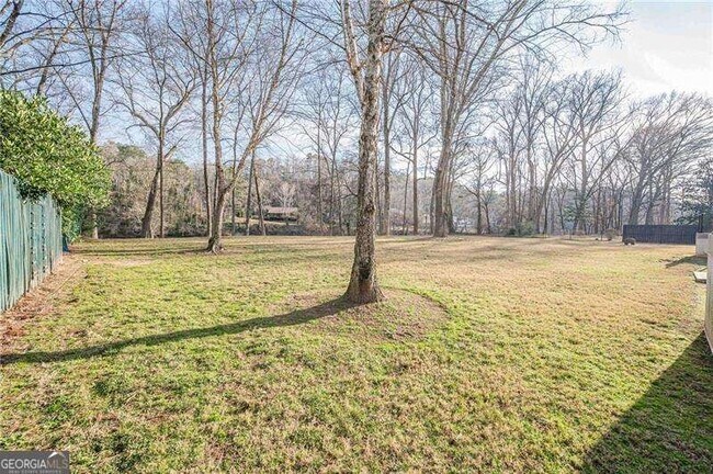 Building Photo - 4562 Columns Dr SE