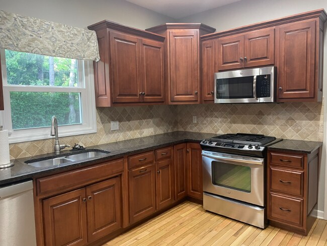 Building Photo - 2100 Cheltenham Rd