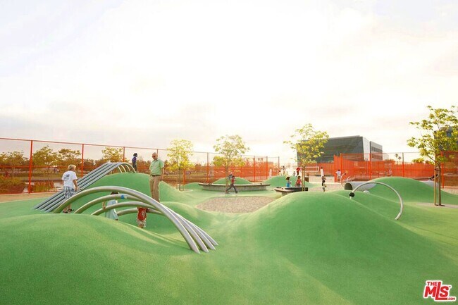 Building Photo - 13045 Pacific Promenade