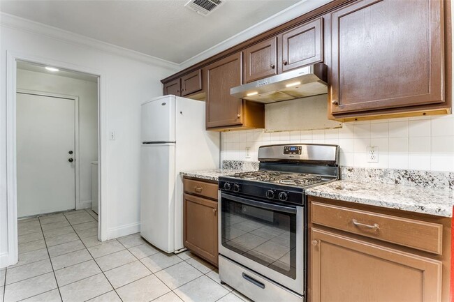 Building Photo - 15515 Sutton Leigh's Ln