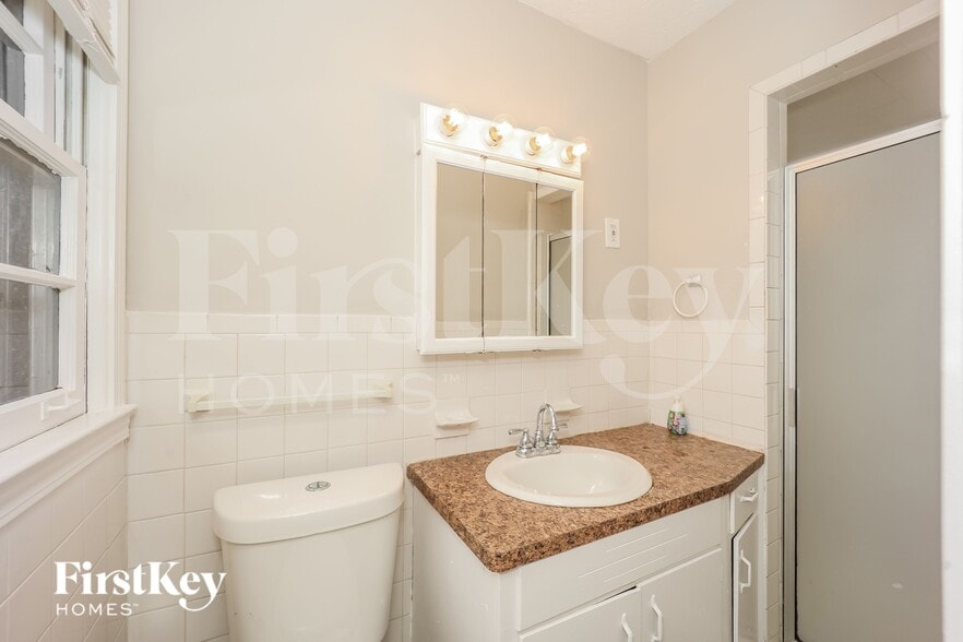 Building Photo - 347 Judy Dr