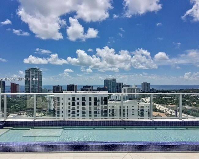 Building Photo - 1010 SW 2nd Ave