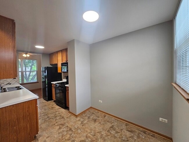 Building Photo - 2944 White Thorn Cir