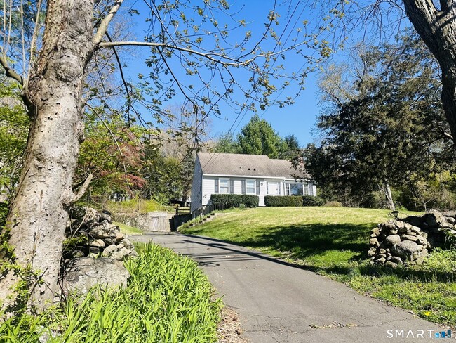 Building Photo - 37 Weed St