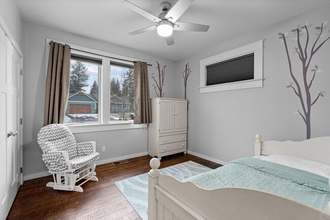 Building Photo - 1015 Riparian Dr
