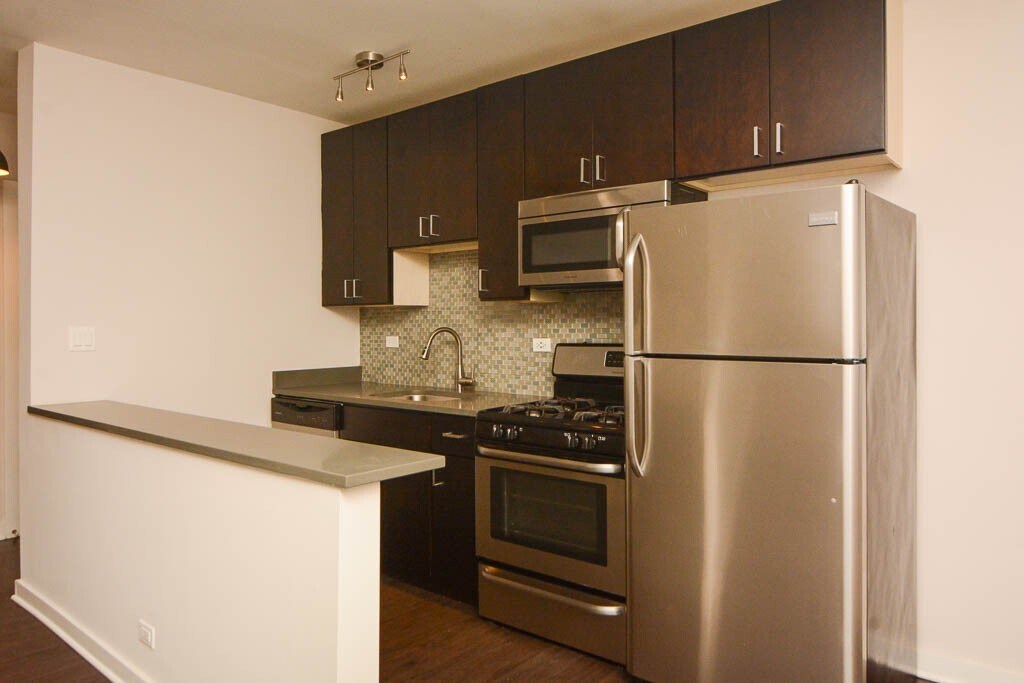 Building Photo - 2410 N Kedzie Blvd