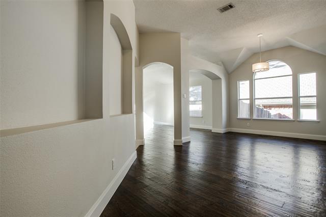 Building Photo - 3708 Villanova Dr
