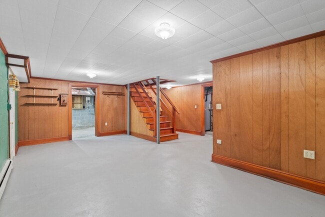 Building Photo - Brick 2-Bedroom Home Close to Farmville an...
