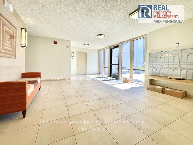 Building Photo - 1051 Beach Park Blvd