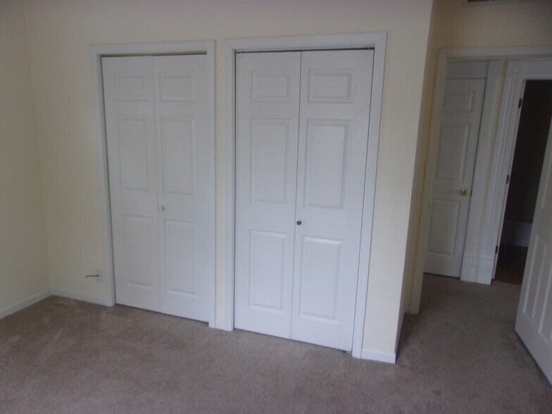 Building Photo - 908 Mechanic St