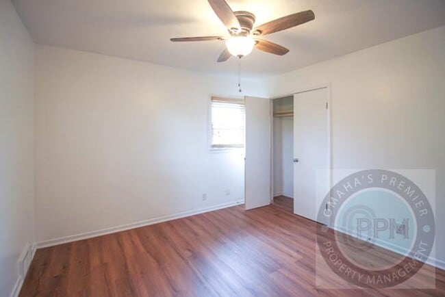 Building Photo - Spacious 3 Bedroom / 1 Bathroom Home in Be...