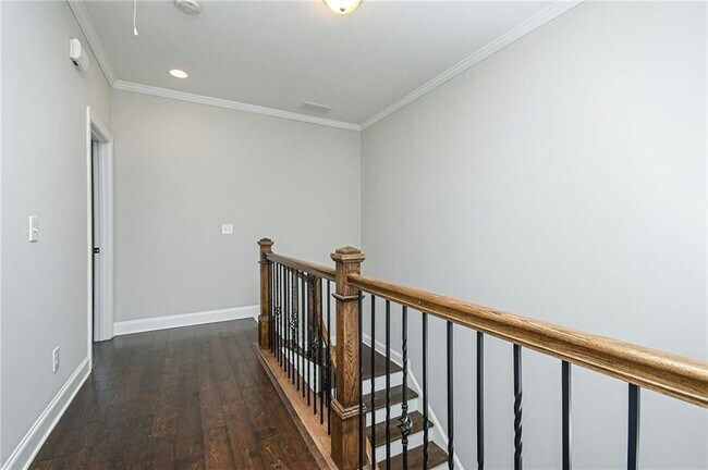 Building Photo - 1299 Linden Ct