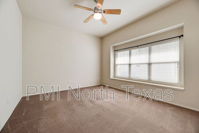 Building Photo - 9705 Meadow Rue Dr