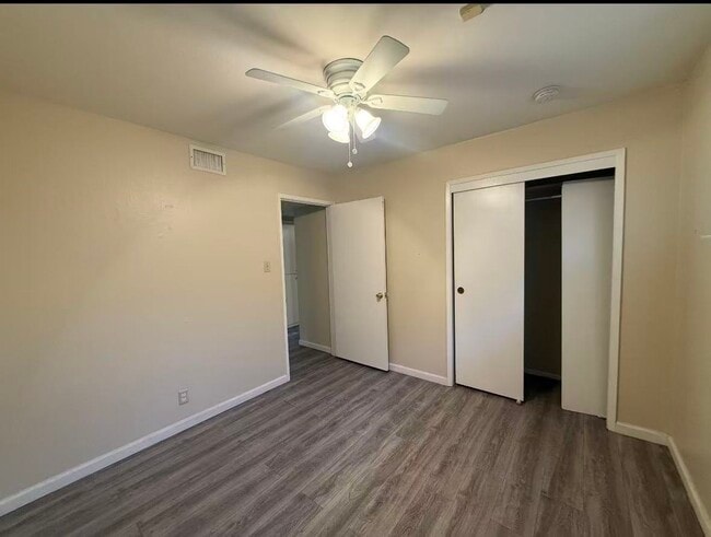 Building Photo - 4417 A Pkwy