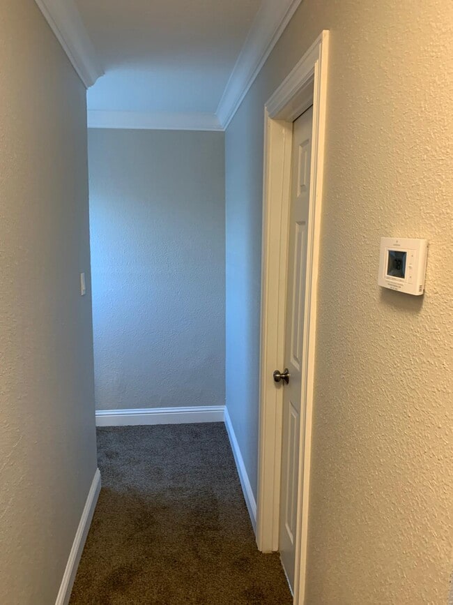 Building Photo - 2418 R St