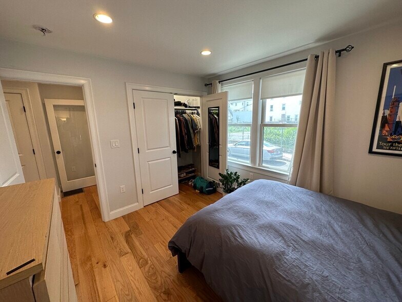 Building Photo - 38 Porter St