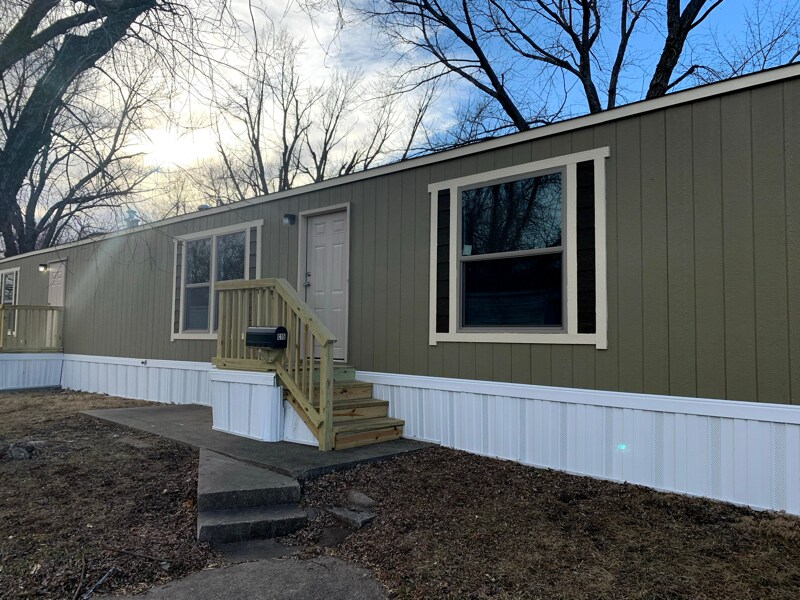 Building Photo - 3637 SE 6th St