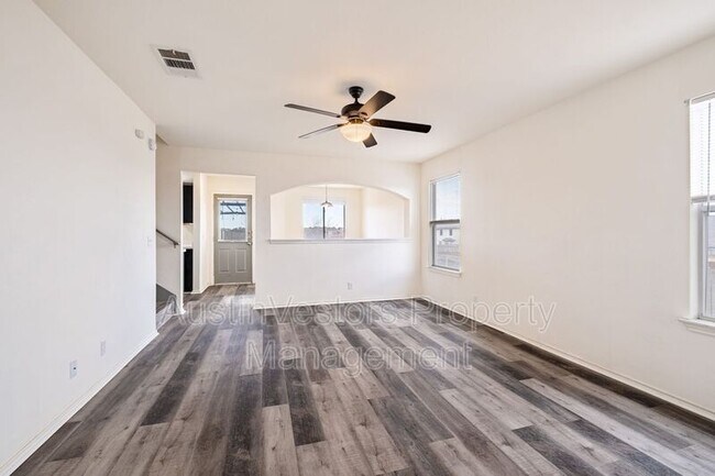 Building Photo - 104 Pond Way