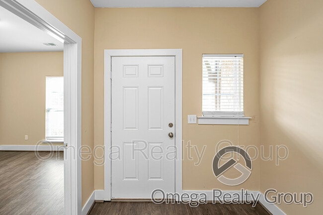 Building Photo - 252 Chesser Park Dr