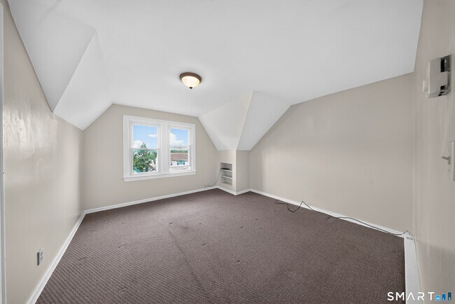 Building Photo - 53 Mohican Ave